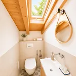 Dreamy Lakeview Attic Escape 아파트