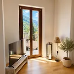 아파트 Dreamy Lakeview Attic Escape 브레쪼