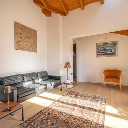 Dreamy Lakeview Attic Escape * Brezzo