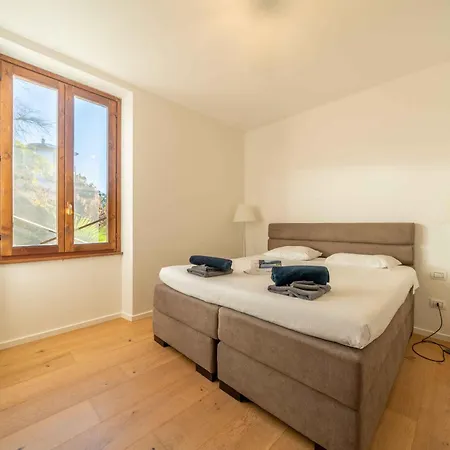 Dreamy Lakeview Attic Escape *