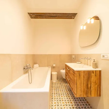 アパート Dreamy Lakeview Attic Escape Brezzo