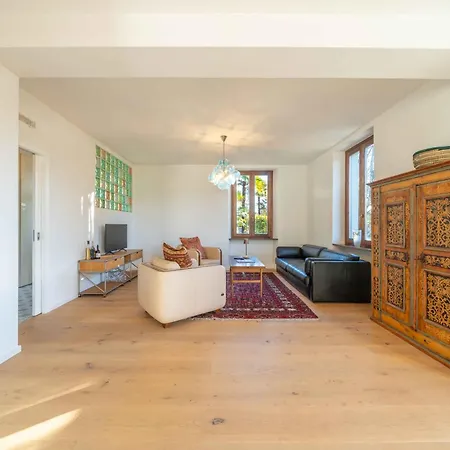 Dreamy Lakeview Attic Escape * Brezzo