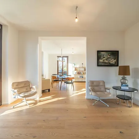 アパート Dreamy Lakeview Attic Escape Brezzo