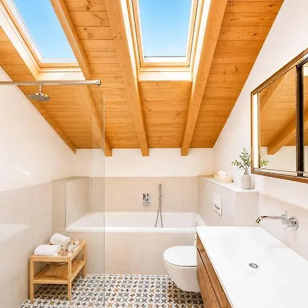 Appartement Dreamy Lakeview Attic Escape *